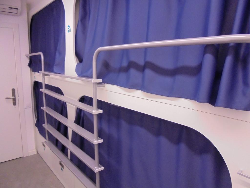 Dream Cube Hostel Barcelona Room photo